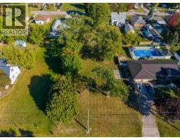 2002 St. Clair Parkway, Sarnia, ON N7T7H5 Photo 7