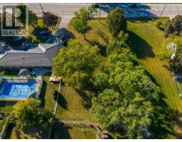 2002 St Clair Parkway, Sarnia, ON N7T7H5 Photo 6
