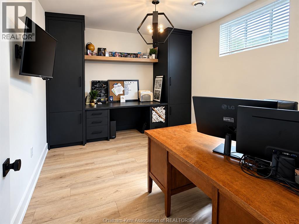 593 Indian Creek ROAD West - Image 27