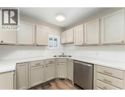 7609 36 Avenue NW - photo 19
