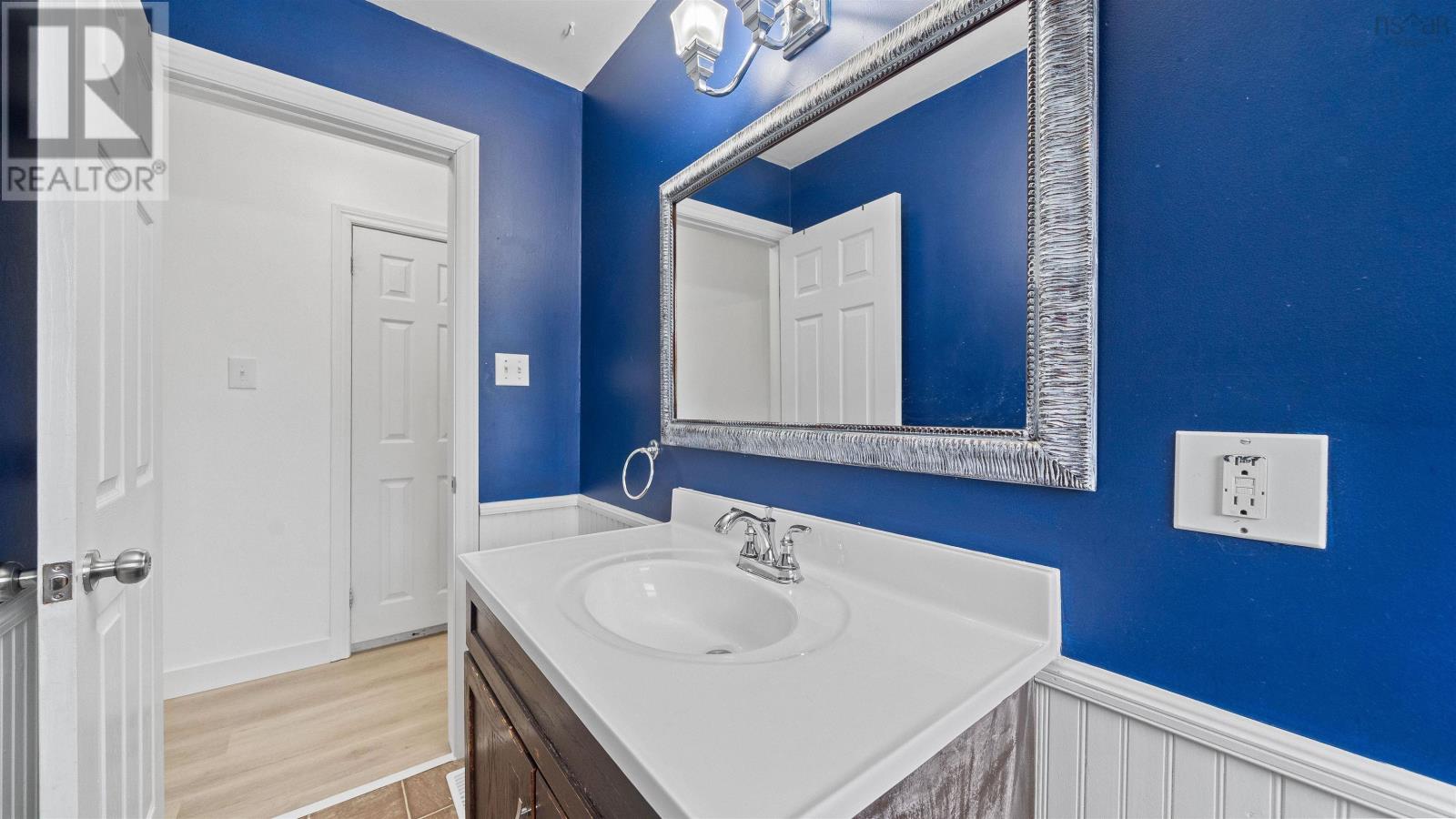 57 Ridge Avenue - Image 38