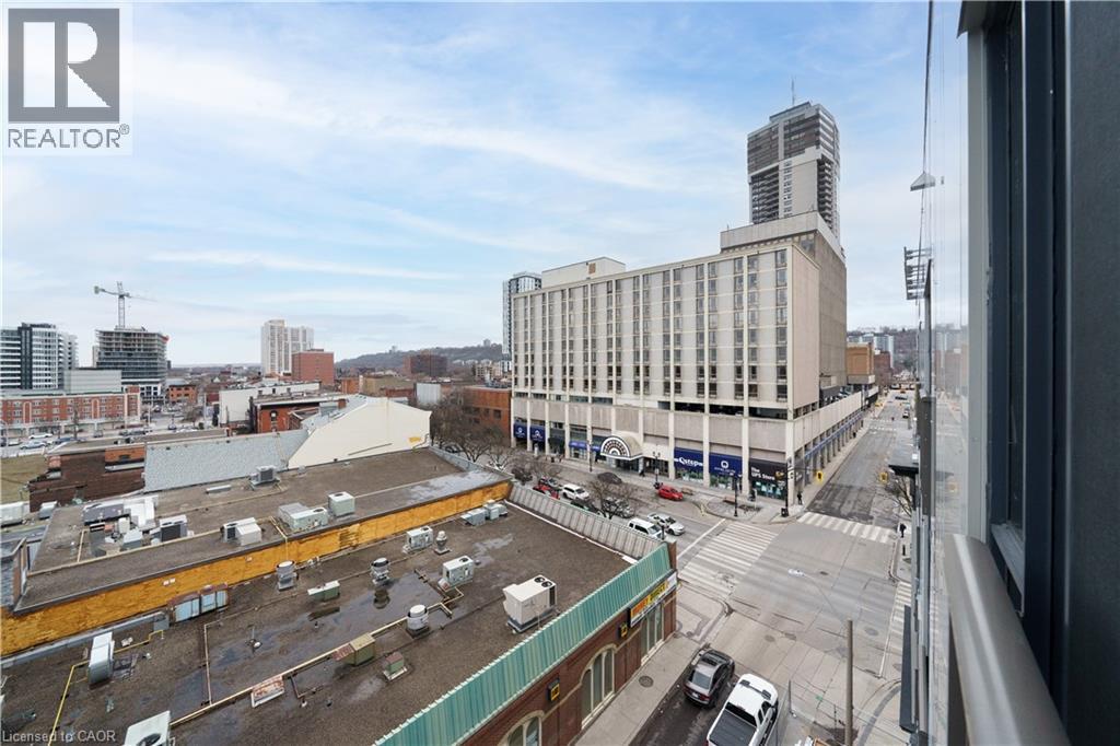 #605 121 KING Street E - 26