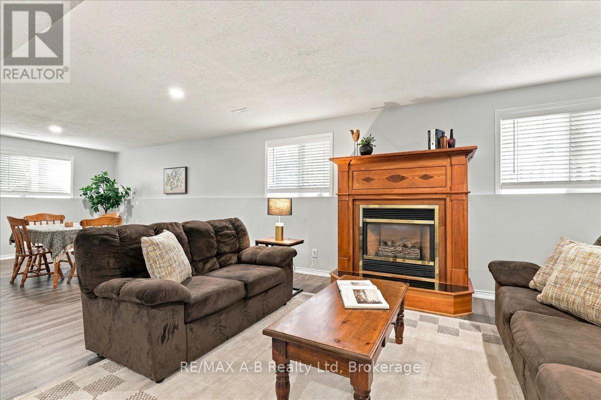 194 NORWOOD COURT - Image 27