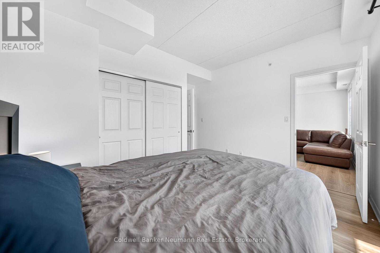 #311 2 COLONIAL DRIVE - Image 27