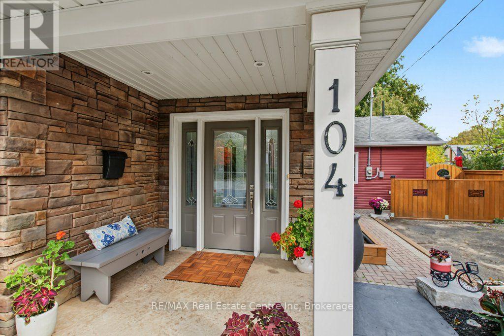 104 JOHNSTON STREET - 5