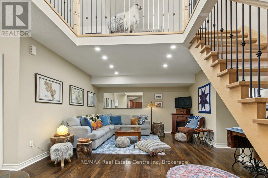 104 JOHNSTON STREET - 9