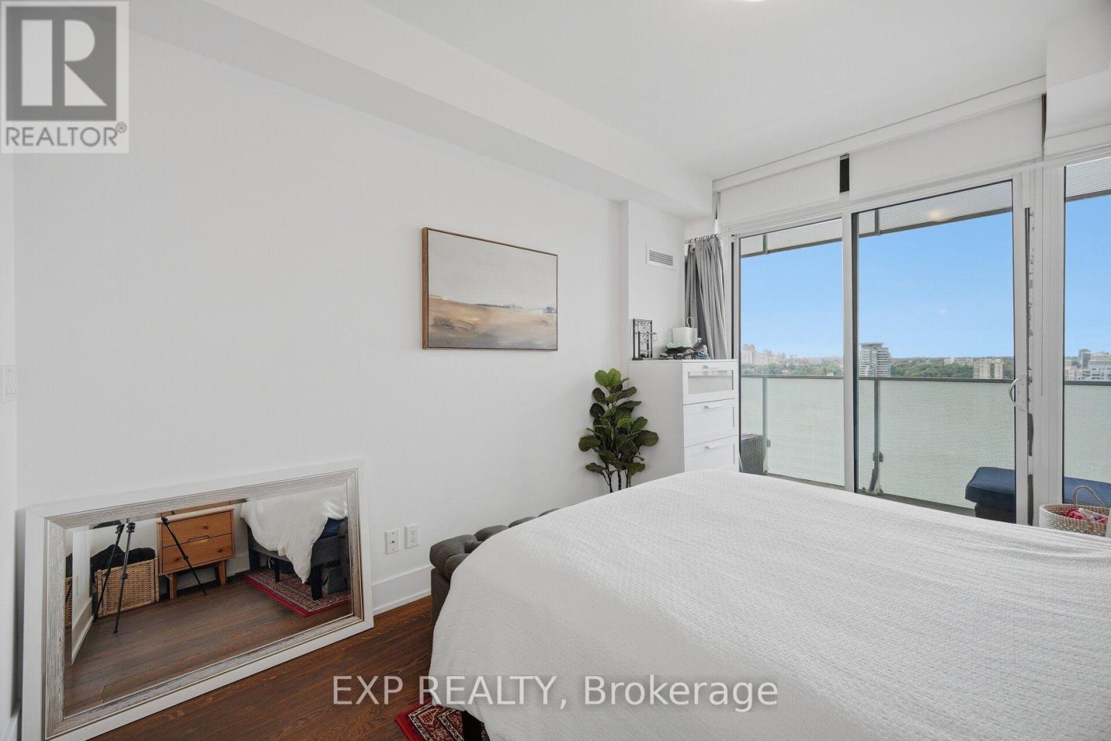 #2505 200 BLOOR STREET W - 18