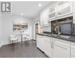 4 Kenrae Road, Toronto, ON M4G1Y1 Photo 16