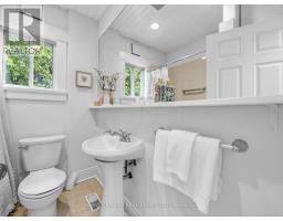 4 Kenrae Road, Toronto, ON M4G1Y1 Photo 18