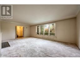 2 Clovestone Road, Toronto, ON M2L1X3 Photo 12