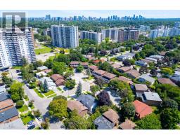 17 Twin Circle Court, Toronto, ON M2R3L3 Photo 36