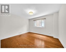 Kitchen - 17 Twin Circle Court, Toronto, ON M2R3L3 Photo 6