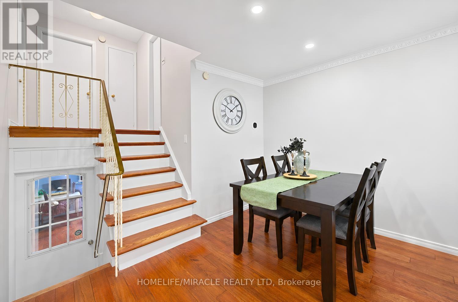 54 SUNDERLAND CRESCENT - 15