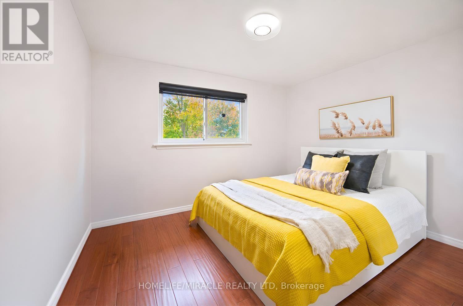 54 SUNDERLAND CRESCENT - 29