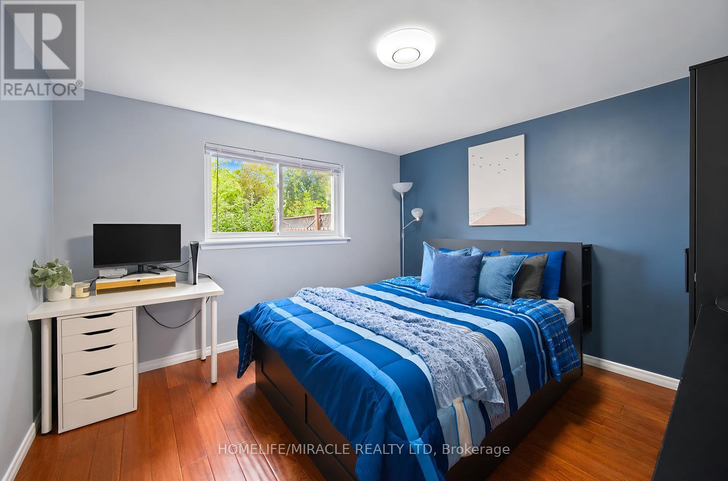 54 SUNDERLAND CRESCENT - Image 32