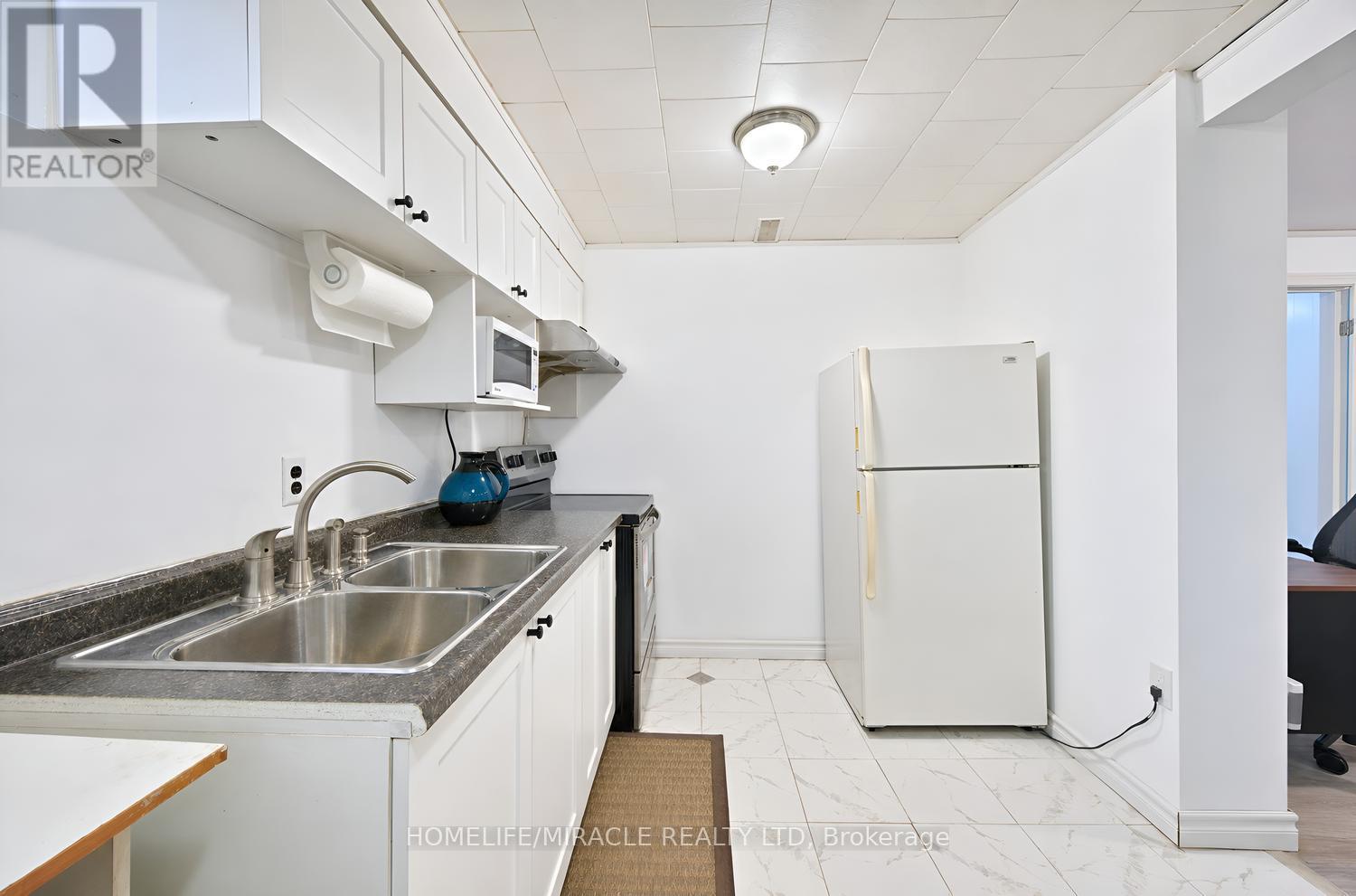 54 SUNDERLAND CRESCENT - Image 40