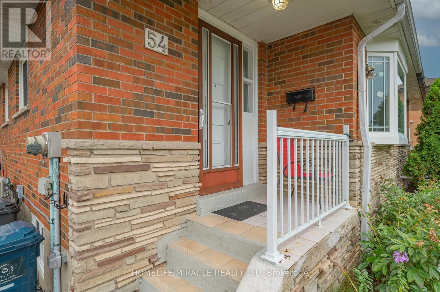 54 SUNDERLAND CRESCENT - 7