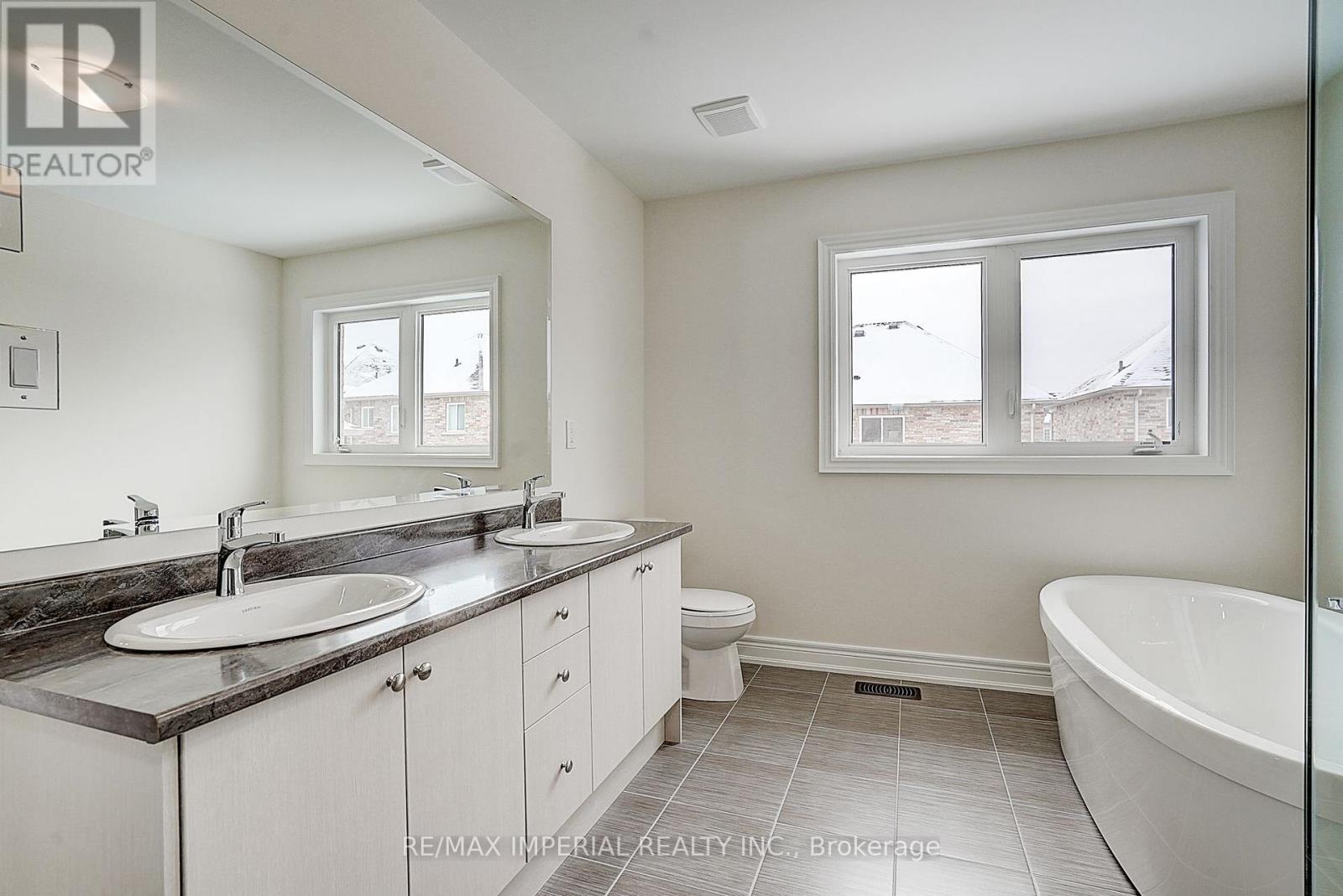 39 BOSTOCK DRIVE - 24