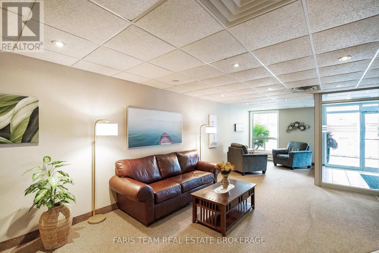 110-486 Laclie Street, Orillia photo 4