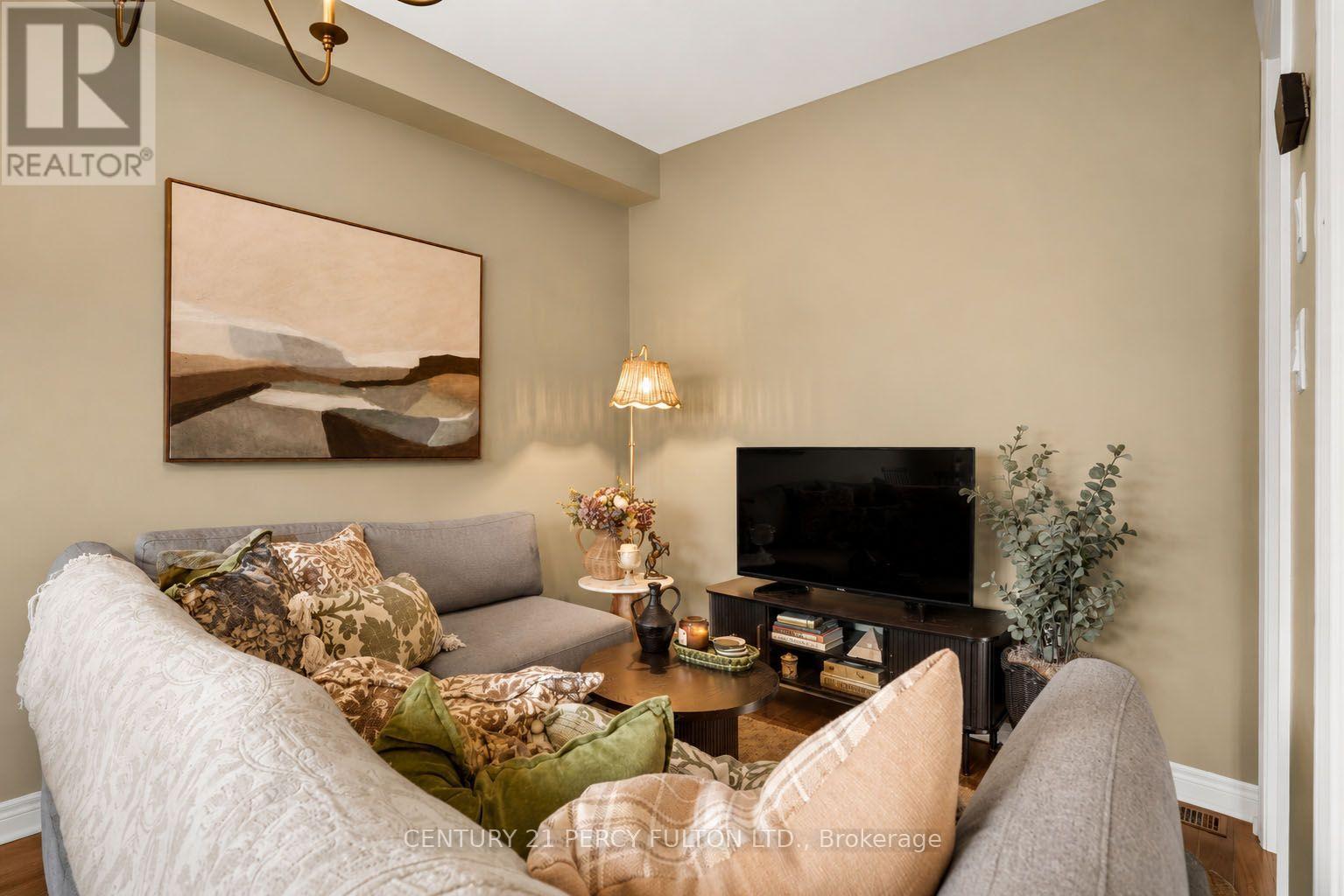 19 PEARCEY CRESCENT - Image 12