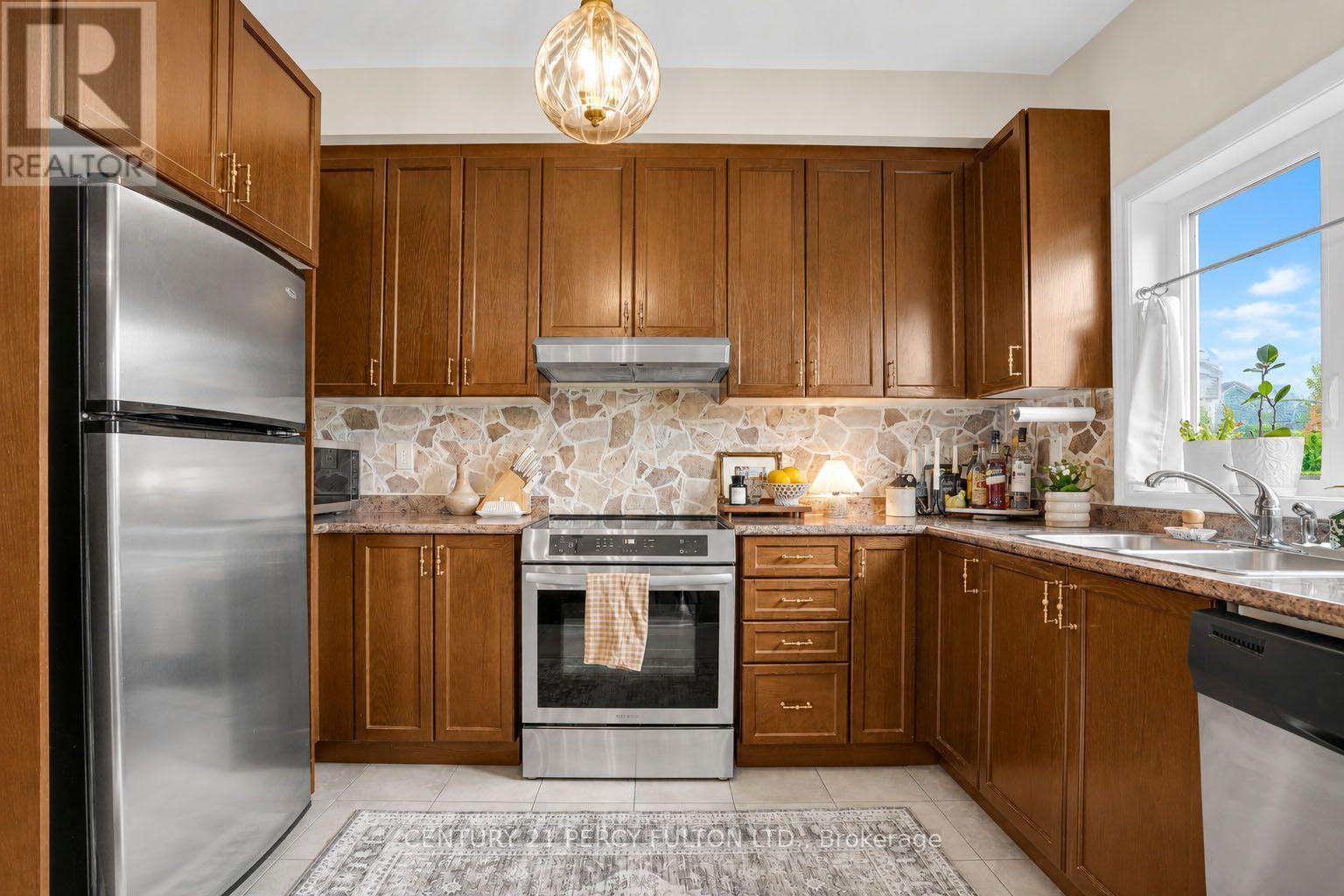 19 PEARCEY CRESCENT - 6