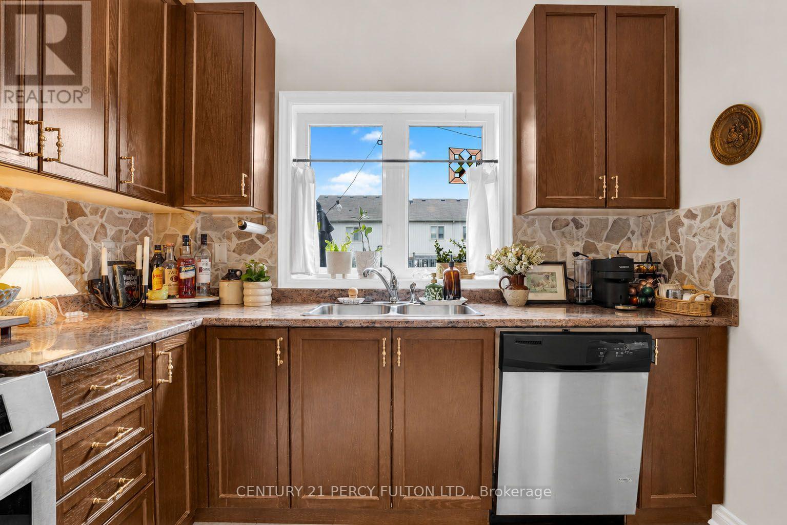 19 PEARCEY CRESCENT - 7