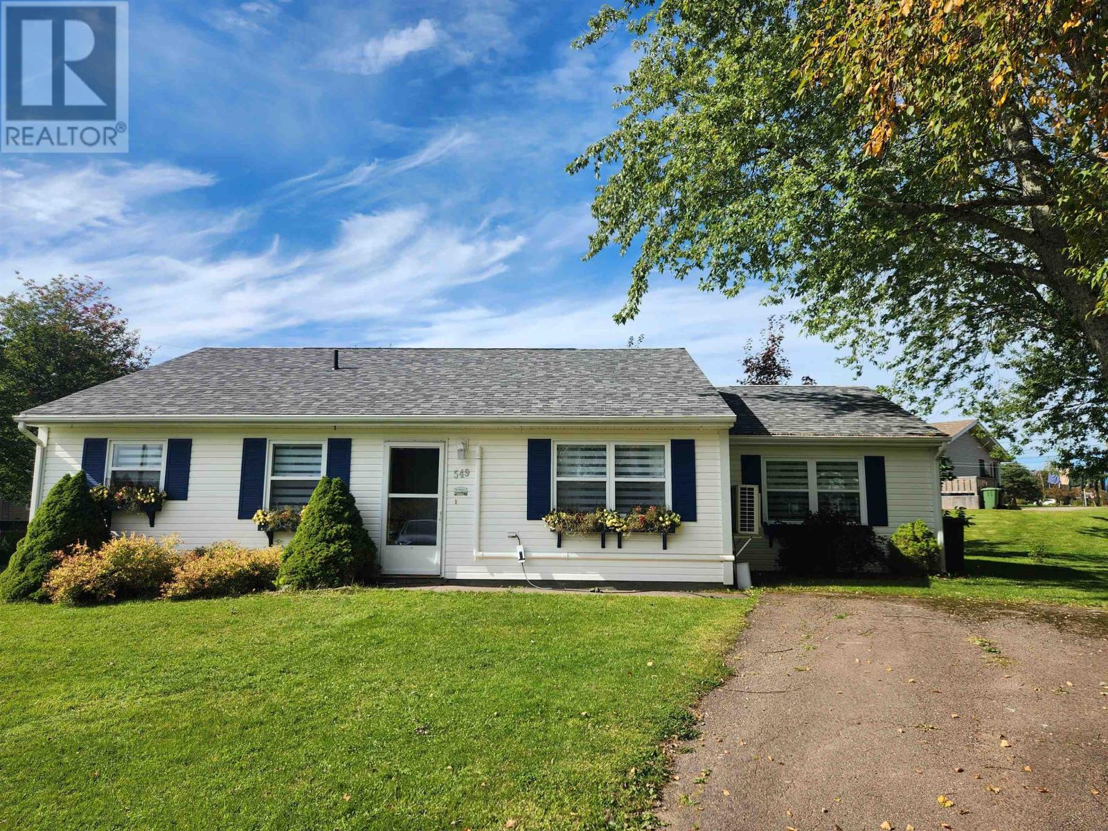 549 ROBERT CLEMENTS Drive - 1
