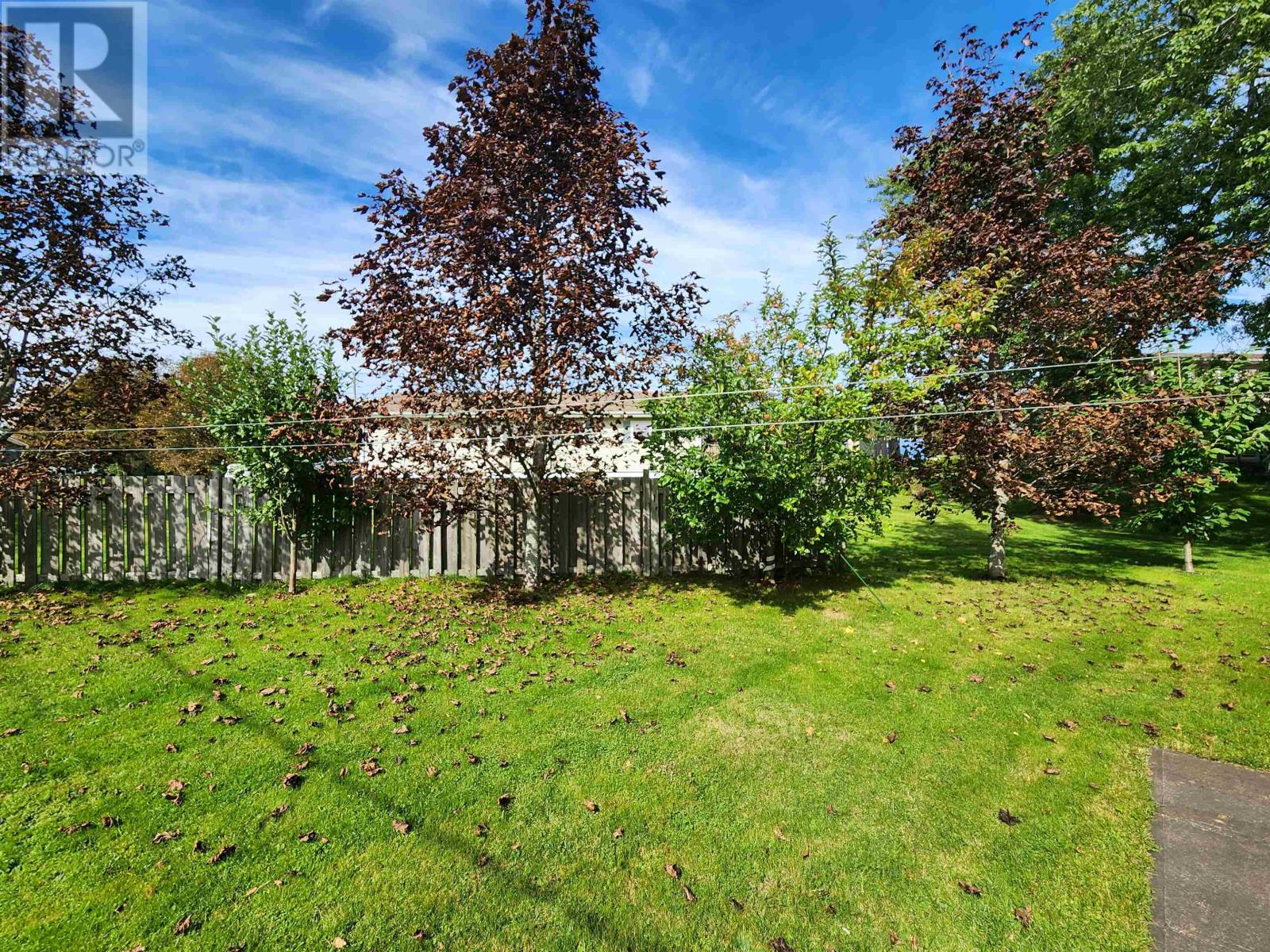 549 ROBERT CLEMENTS Drive - 12