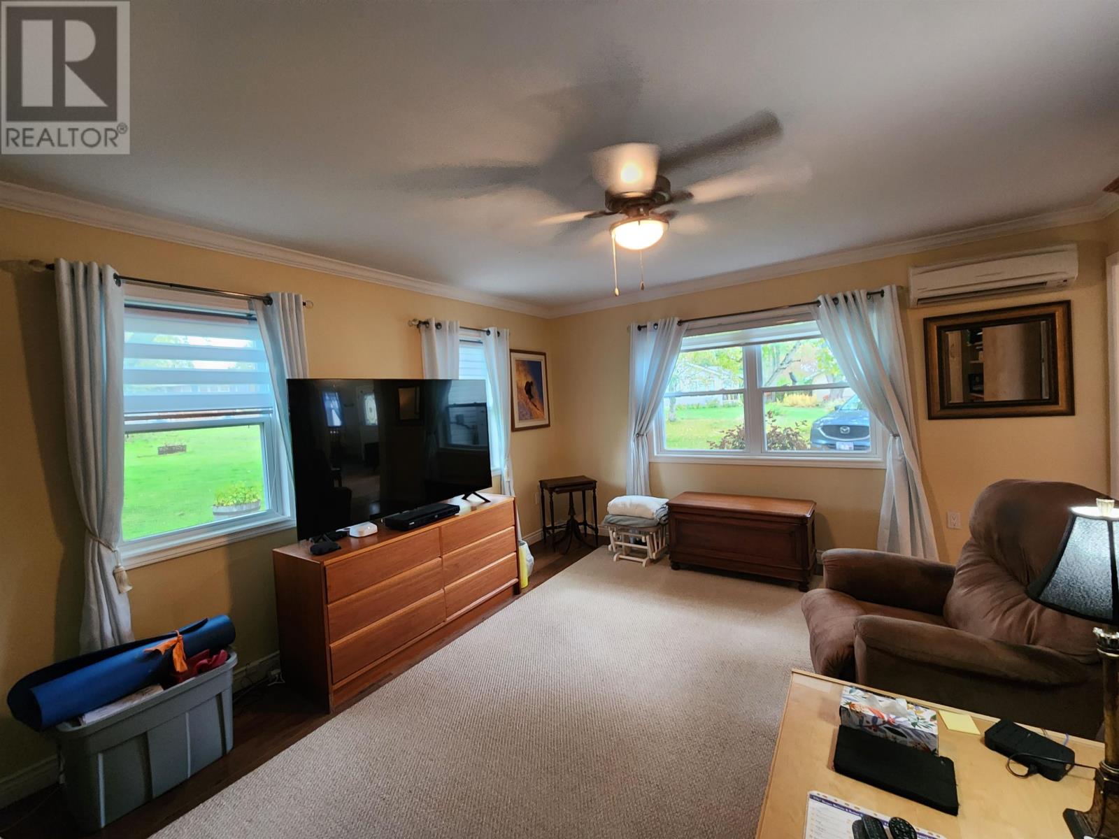 549 ROBERT CLEMENTS Drive - 24