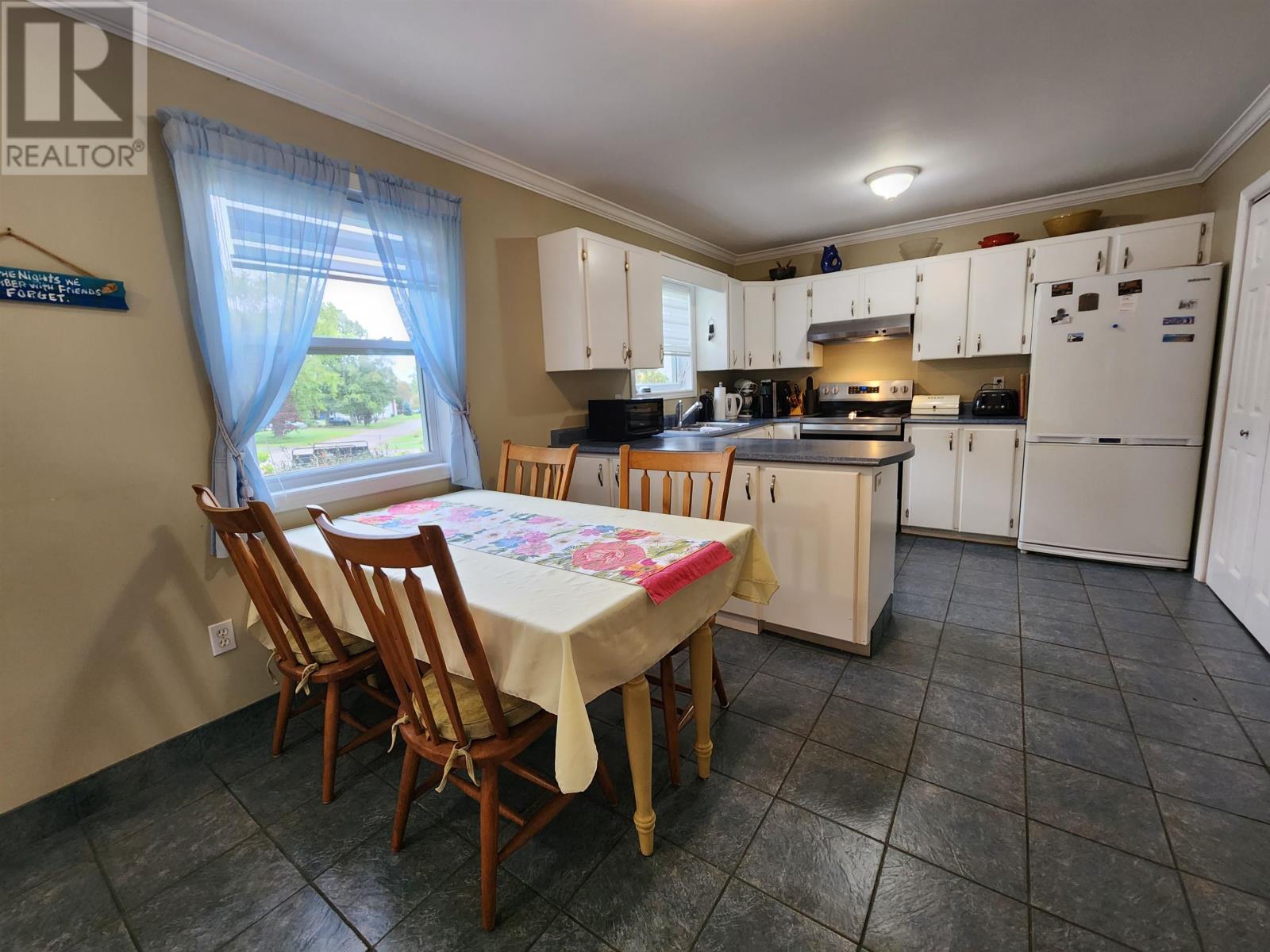 549 ROBERT CLEMENTS Drive - 27