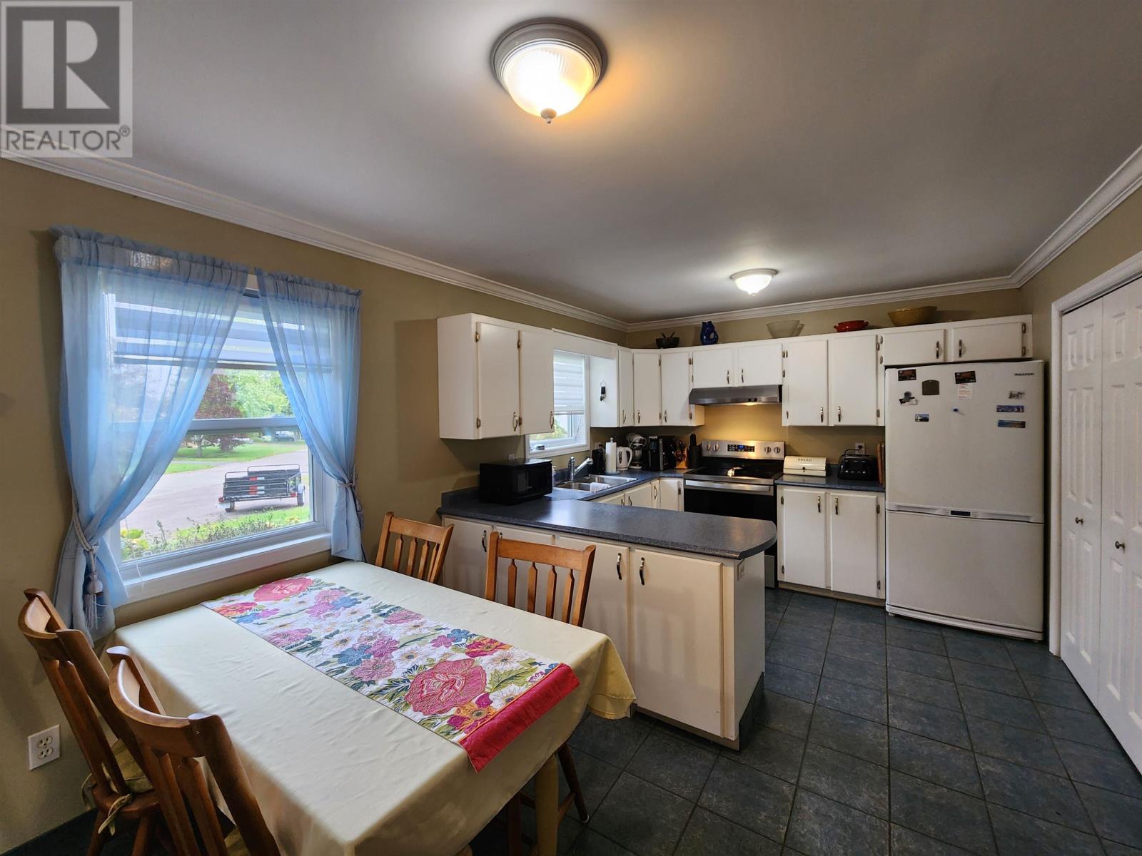 549 ROBERT CLEMENTS Drive - 28