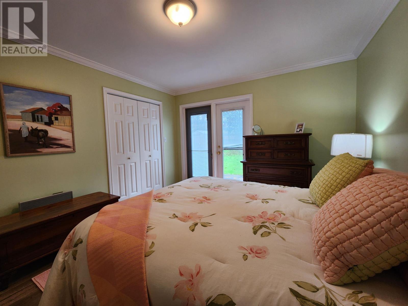 549 ROBERT CLEMENTS Drive - 32