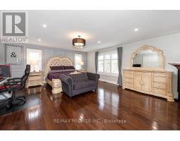 4 George Mckenzie Court, Toronto, ON M9M0E1 Photo 29