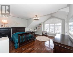 4 George Mckenzie Court, Toronto, ON M9M0E1 Photo 33