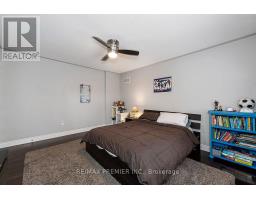 4 George Mckenzie Court, Toronto, ON M9M0E1 Photo 38