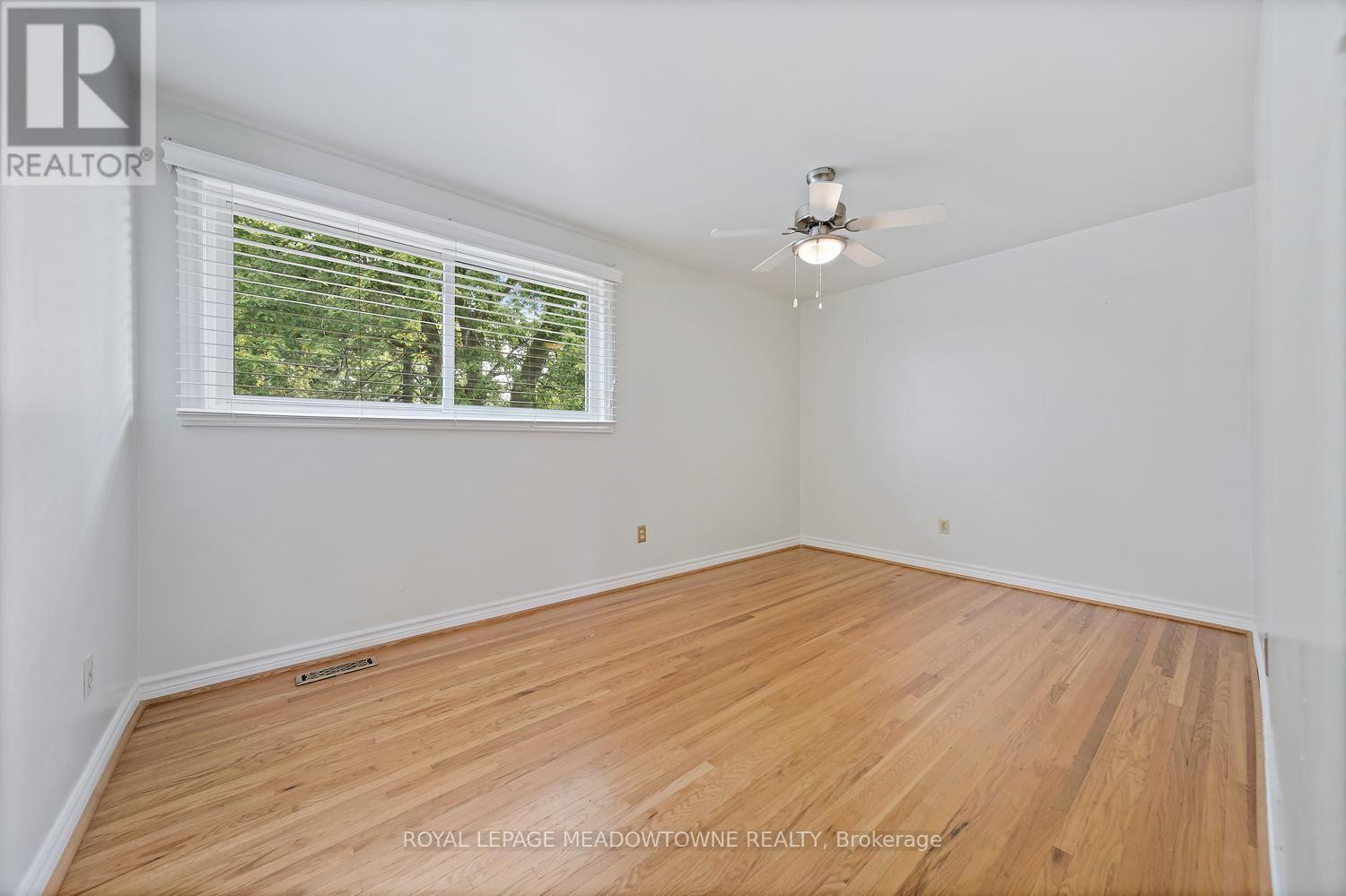 5 LUCINDA PLACE - 23