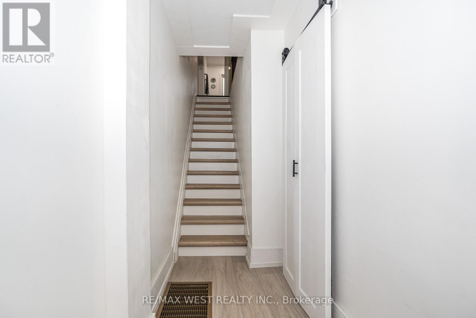 83 SCOTT ROAD - 8