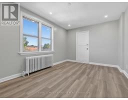2260 Eglinton Avenue W, Toronto, ON M6E2L3 Photo 13