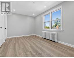 2260 Eglinton Avenue W, Toronto, ON M6E2L3 Photo 14