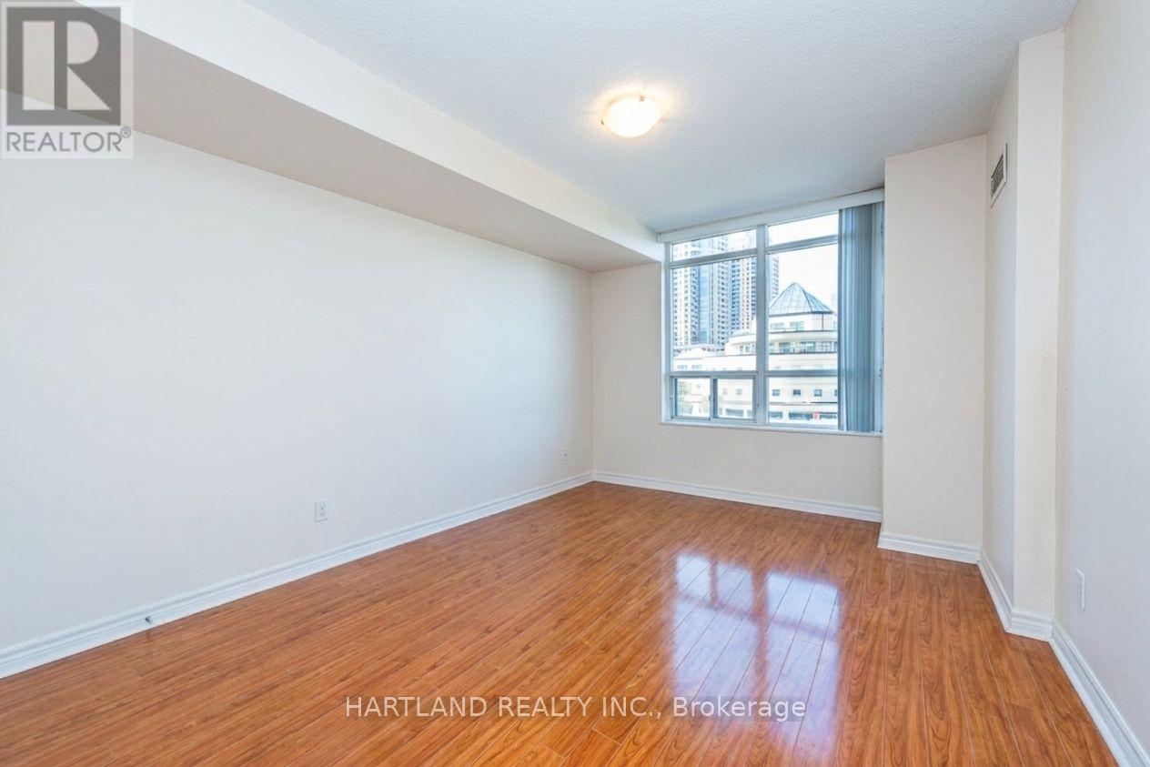 #405 310 BURNHAMTHORPE ROAD W - 12