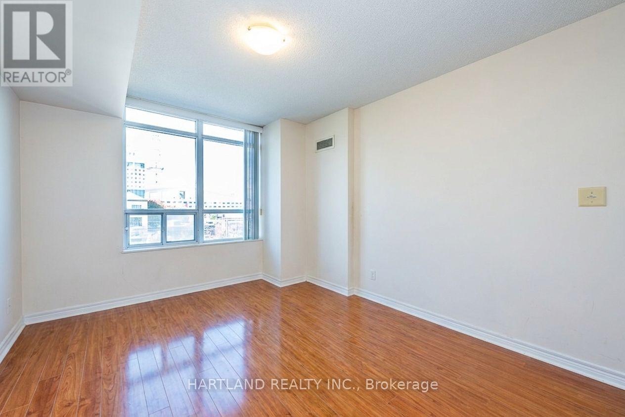 #405 310 BURNHAMTHORPE ROAD W - 15