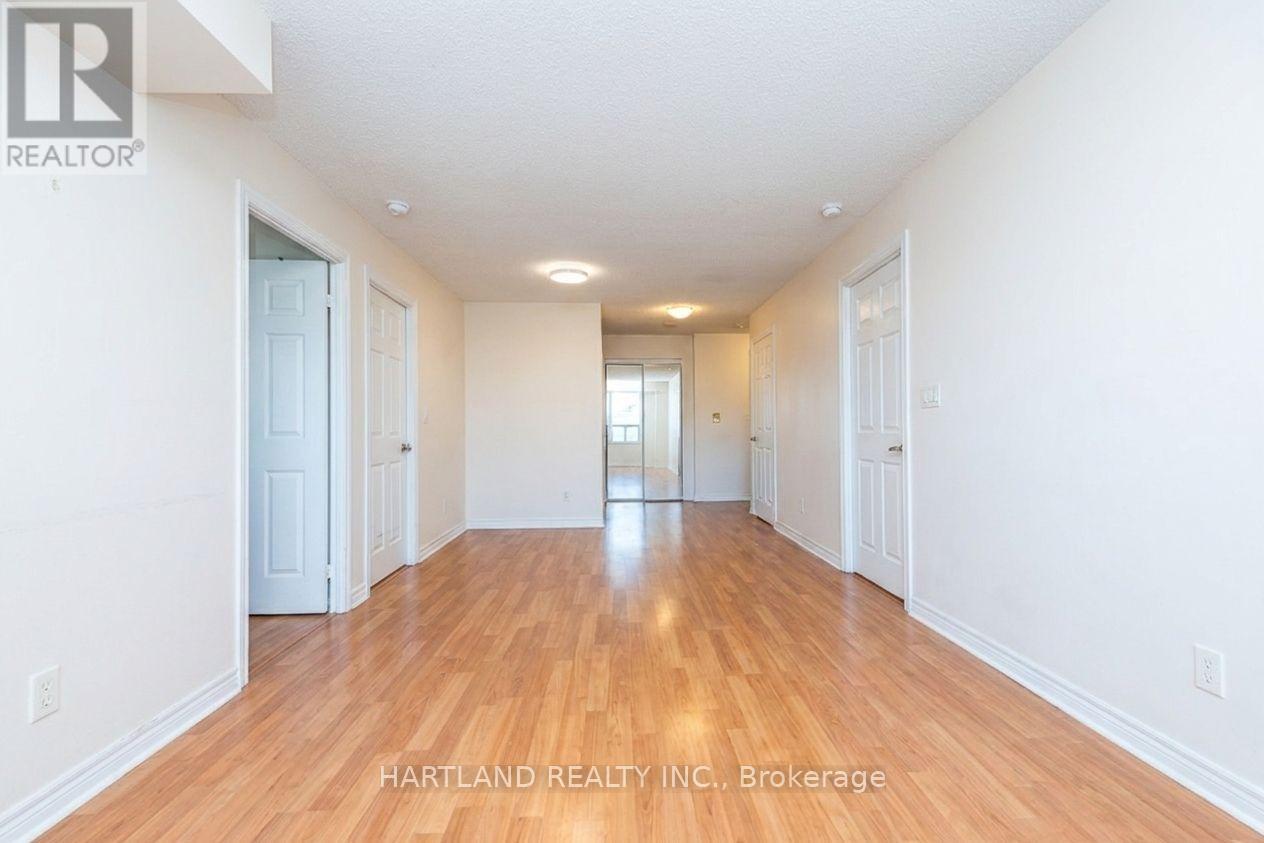 #405 310 BURNHAMTHORPE ROAD W - 25