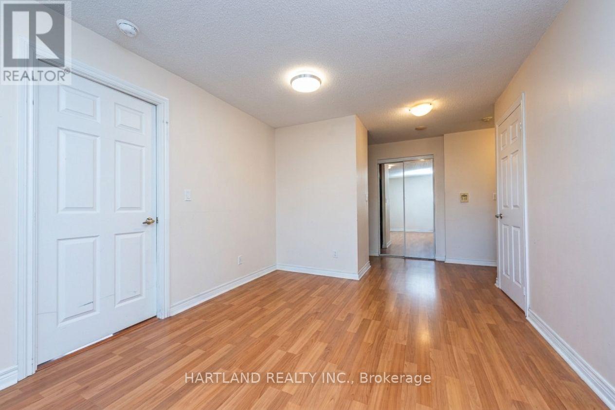 #405 310 BURNHAMTHORPE ROAD W - 26