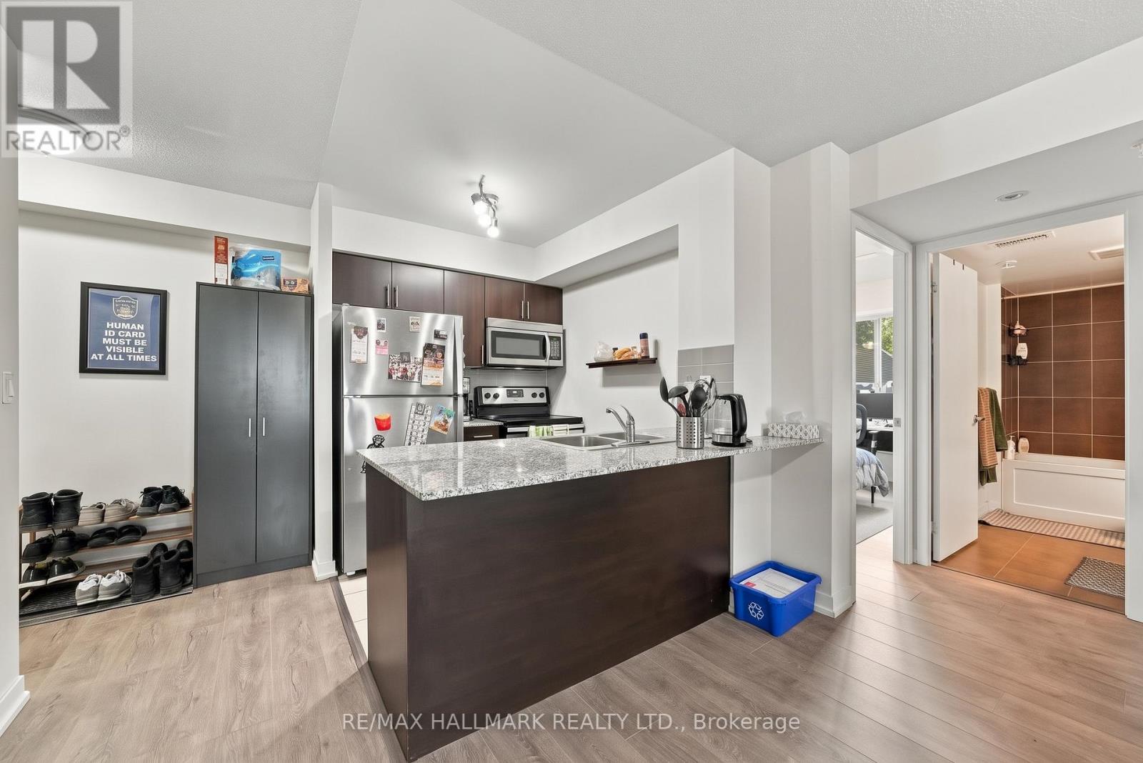 #1408 1420 DUPONT STREET - 13