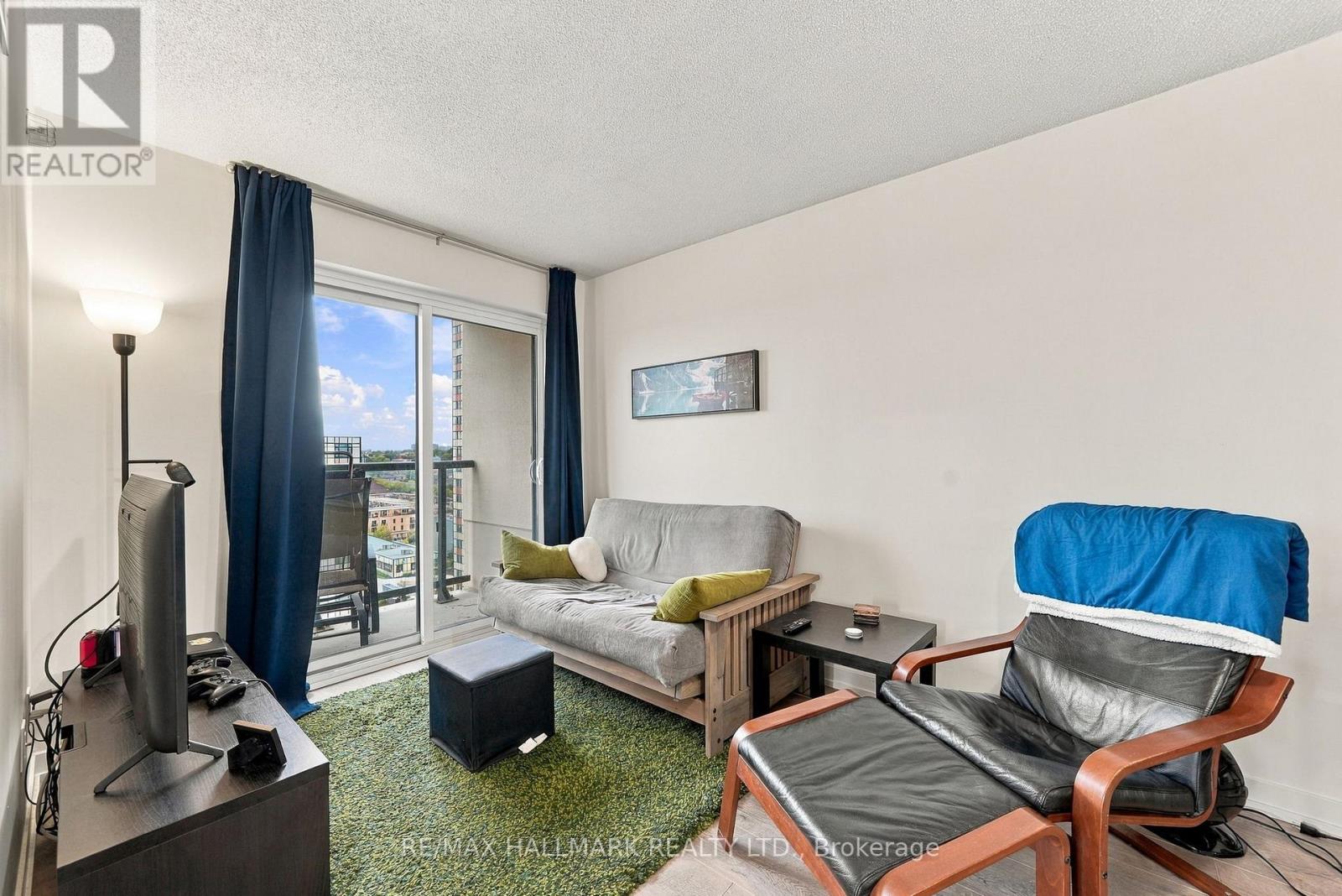 #1408 1420 DUPONT STREET - 8