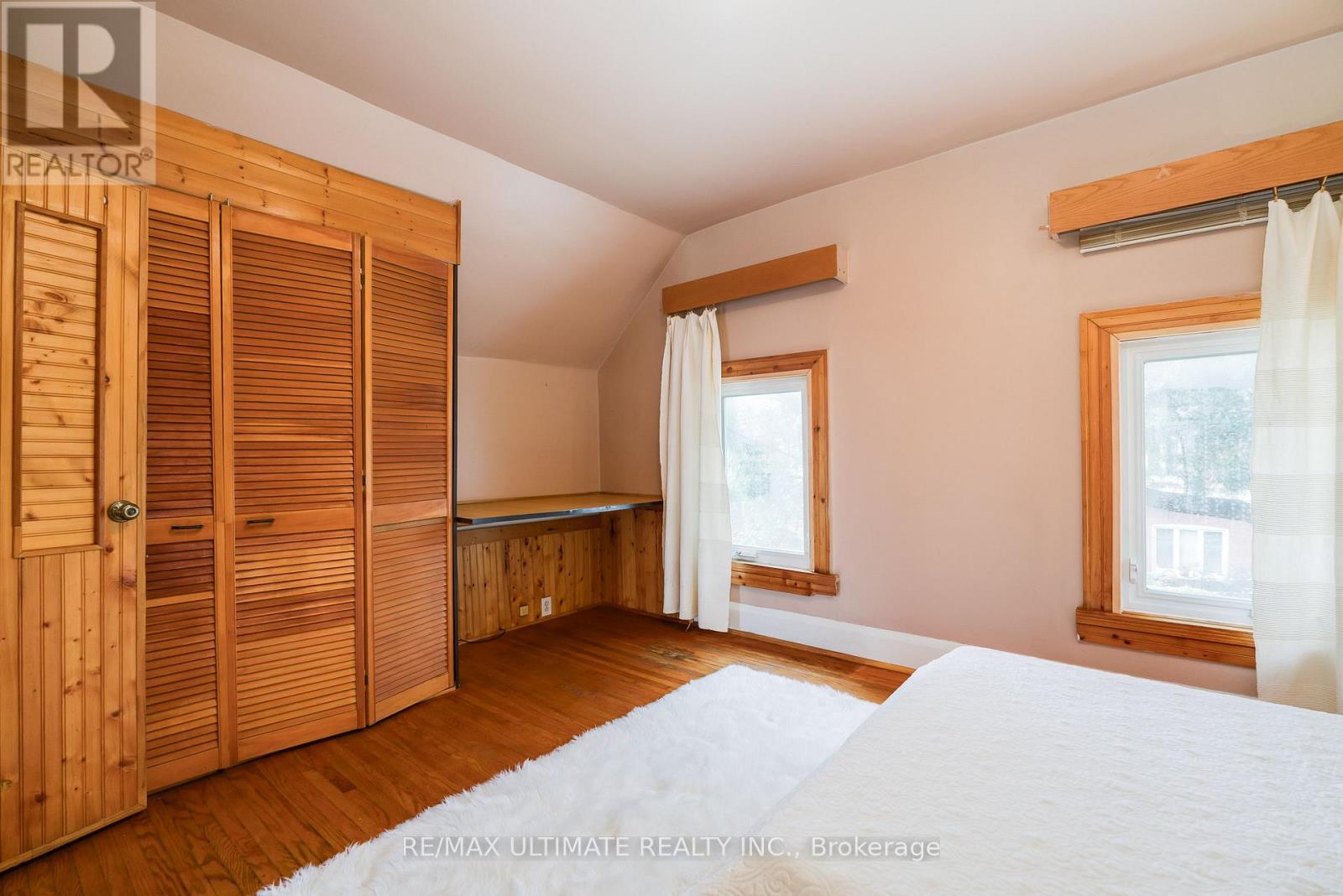 251 BOON AVENUE - 16