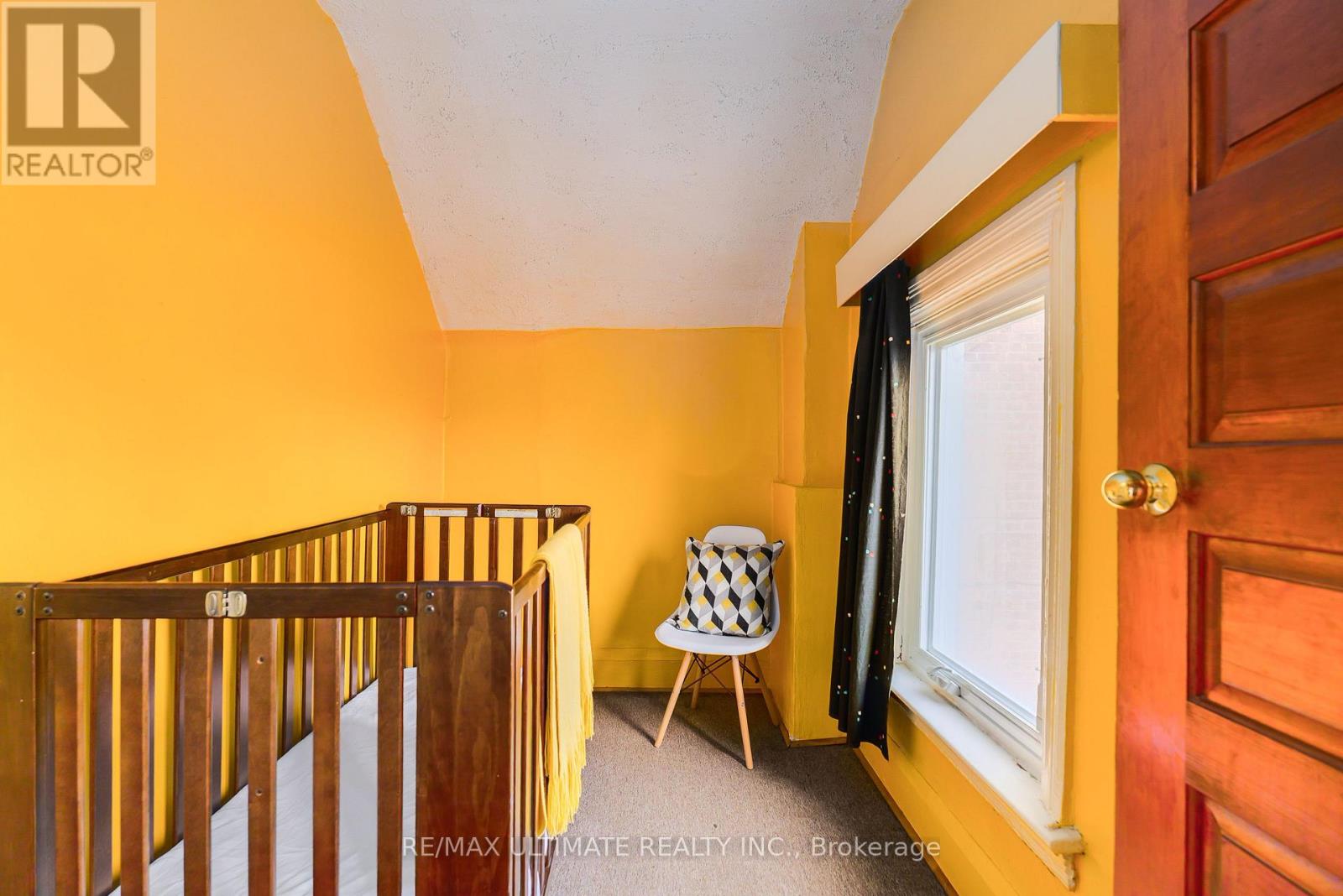 251 BOON AVENUE - 19