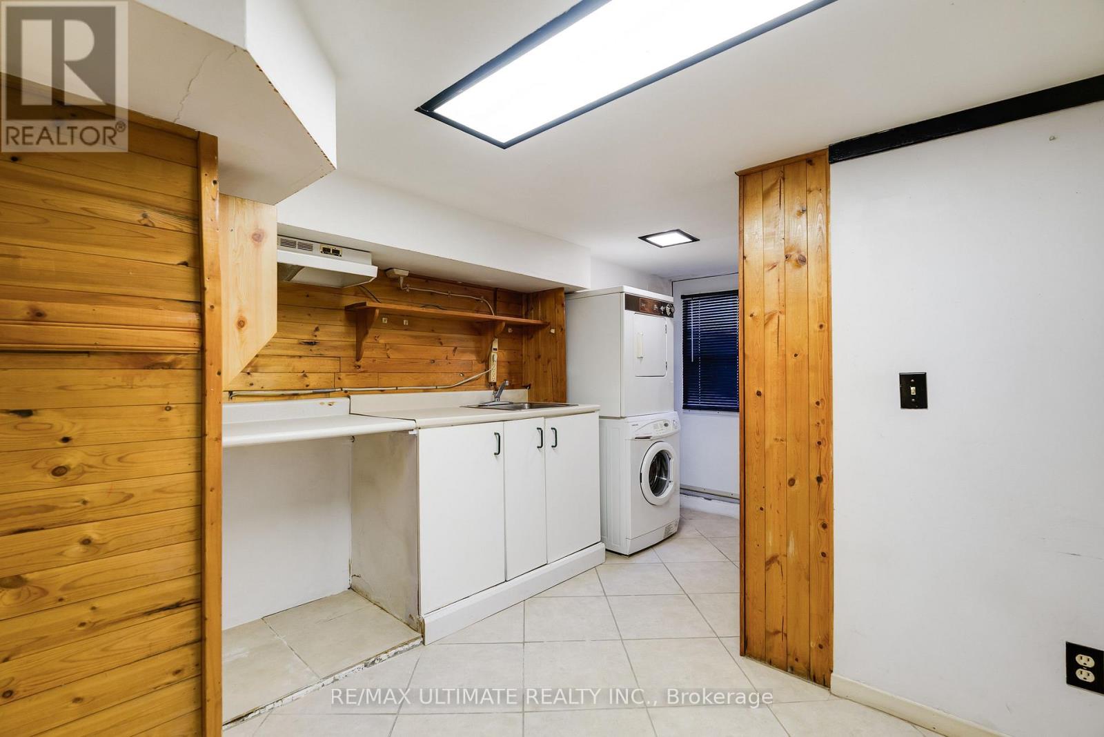 251 BOON AVENUE - 22