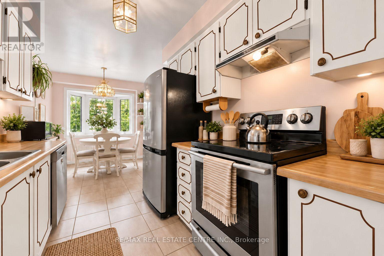 26 JAMESON CRESCENT - 14