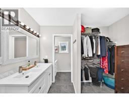 9120 48 Avenue NW - photo 21